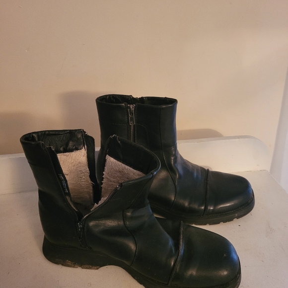 Men's winter boots size 11E - Picture 5 of 10